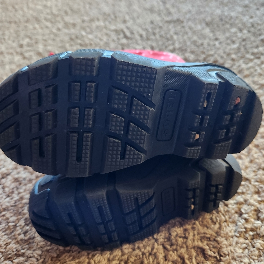 Red Polka Dot Sorel Insulated Toddler Boots, Size 10 - Picture 5 of 6
